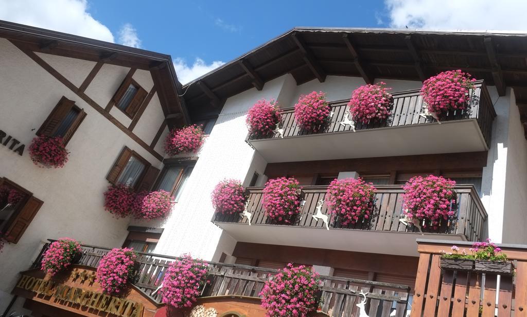 Hotel Margherita San Martino Di Castrozza Bagian luar foto